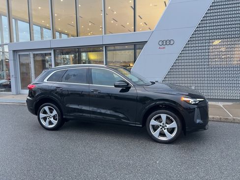 Used 2025 Audi Q5 Premium Plus image 12