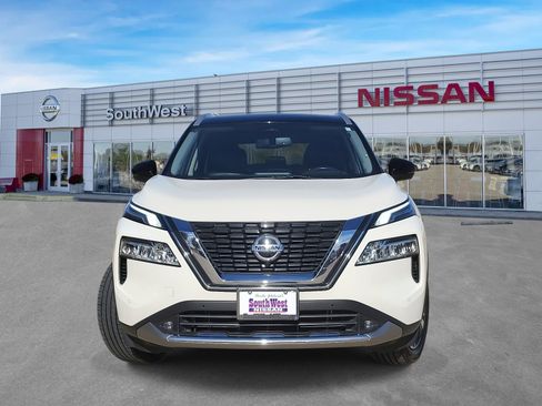 Certified 2021 Nissan Rogue Platinum image 11