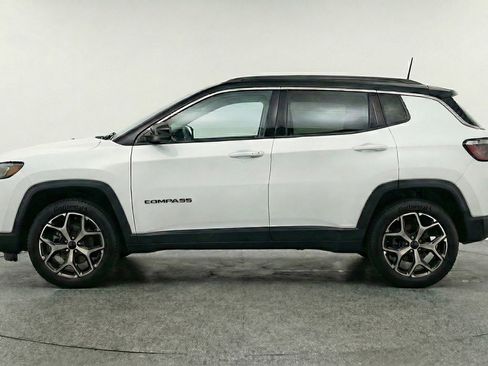 Used 2025 Jeep Compass Limited AWD/4WD image 4