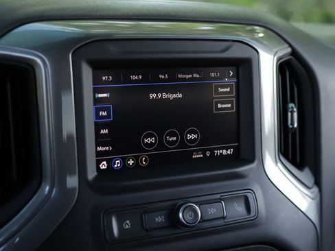 Used 2020 Chevrolet Silverado 1500 Custom w/ Custom Value Package AWD/4WD image 13