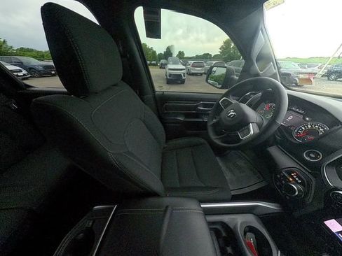 Used 2025 RAM 1500 Big Horn AWD/4WD image 40
