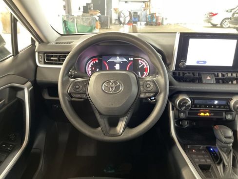 Certified 2025 Toyota RAV4 XLE AWD/4WD image 16