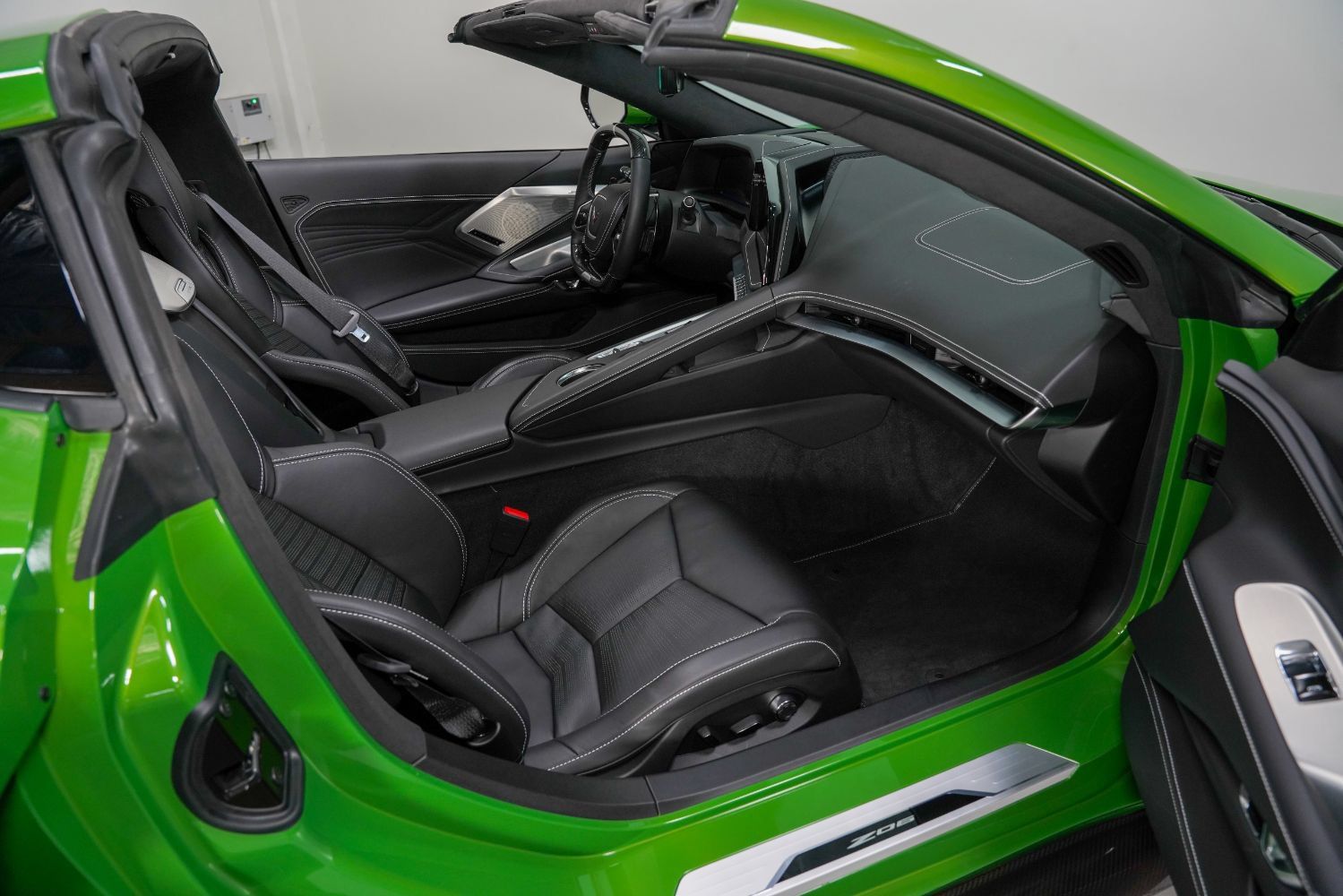 Used 2026 Chevrolet Corvette Z06 RWD image 2
