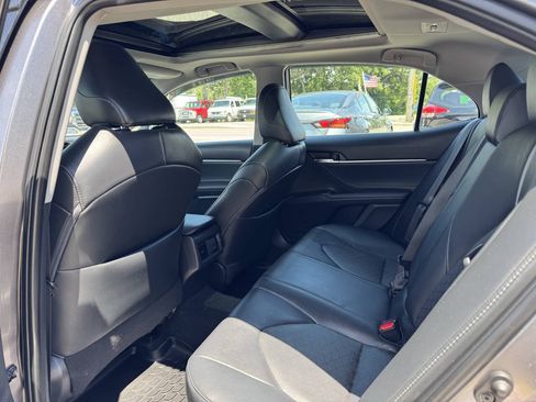 Used 2018 Toyota Camry XSE FWD image 26