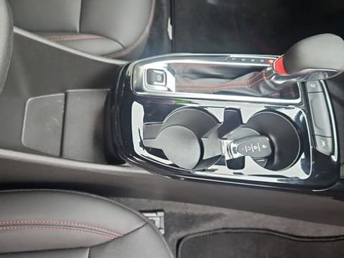 Used 2024 Chevrolet Trax RS w/ Sunroof Package image 12