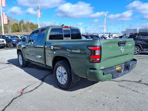 Certified 2022 Nissan Frontier SV w/ Technology Package image 3