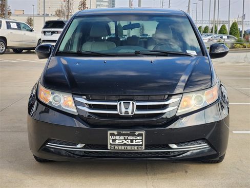 Used 2016 Honda Odyssey SE image 2