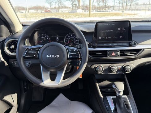 Used 2023 Kia Forte LXS w/ LXS Technology Package image 23