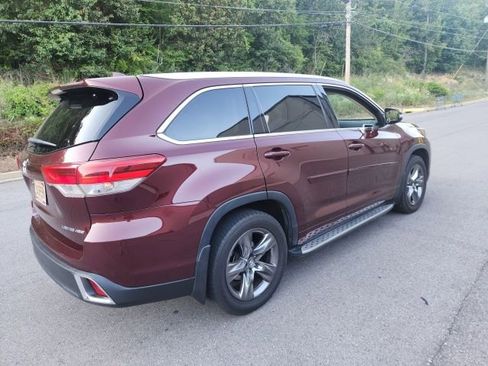 Used 2017 Toyota Highlander Limited Platinum AWD/4WD image 3