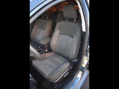 Used 2017 Toyota Corolla LE w/ Carpet Mat Package (TMS) FWD image 16