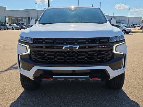 Used 2023 Chevrolet Suburban Z71 w/ Luxury Package image 3