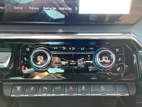 New 2025 GMC Sierra 2500 Denali Ultimate image 29