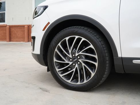 Used 2019 Lincoln Nautilus Reserve w/ Driver Assistance Package image 9