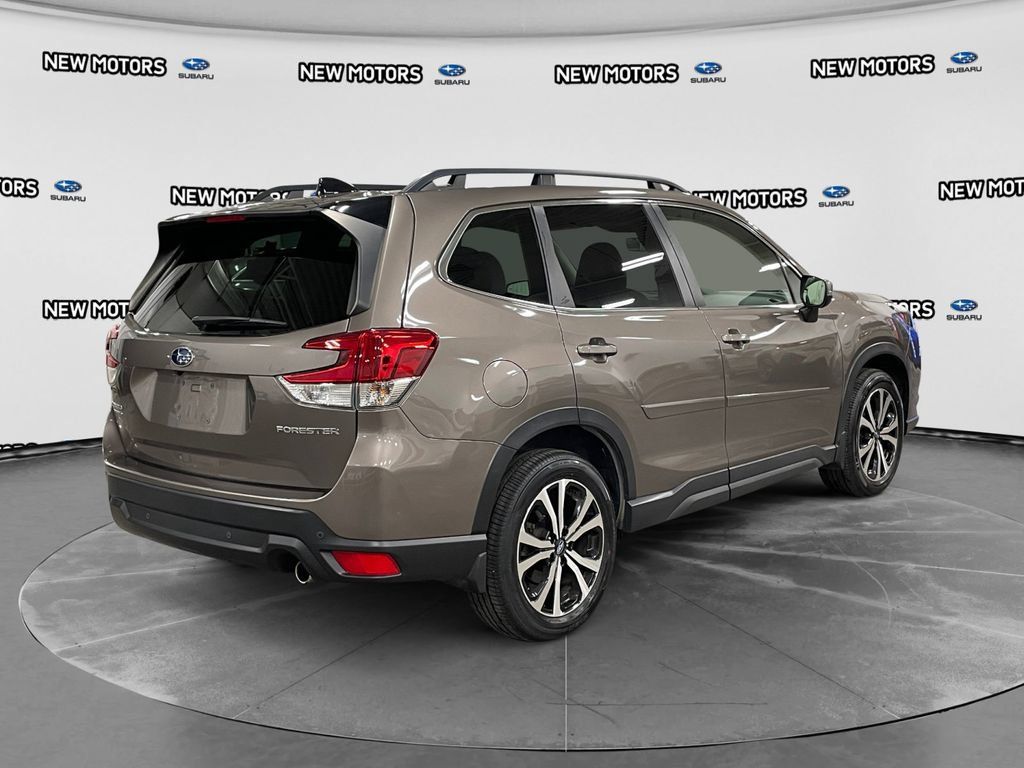 Used 2024 Subaru Forester Limited AWD/4WD image 5