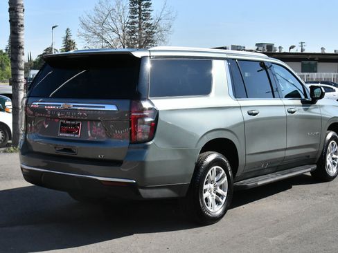 Used 2024 Chevrolet Suburban LT image 8