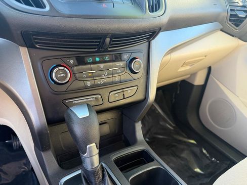Used 2017 Ford Escape SE w/ Equipment Group 201A FWD image 34