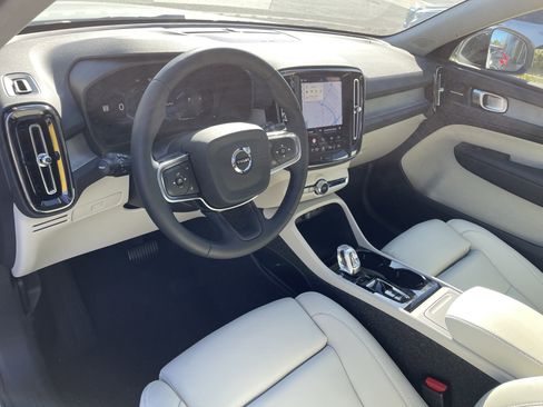 New 2026 Volvo XC40 B5 Ultra w/ Protection Package Premier image 16