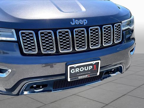 Used 2017 Jeep Grand Cherokee Overland AWD/4WD image 30