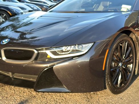 Used 2019 BMW i8 Coupe AWD/4WD image 38