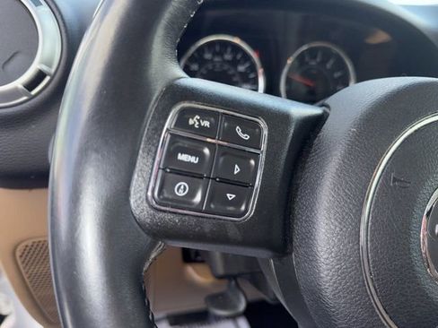 Used 2017 Jeep Wrangler Unlimited Sahara w/ Connectivity Group AWD/4WD image 14