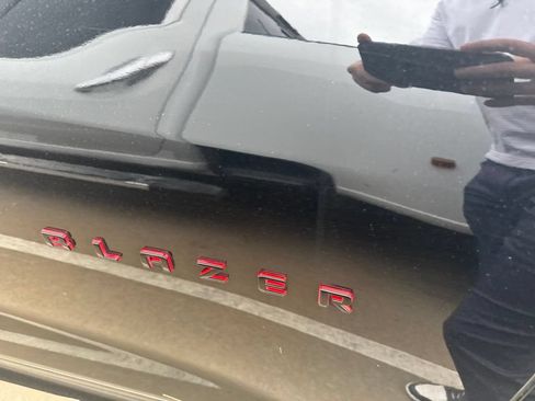 Used 2019 Chevrolet Blazer RS FWD image 3