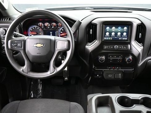 Used 2019 Chevrolet Silverado 1500 Custom w/ Custom Convenience Package AWD/4WD image 5