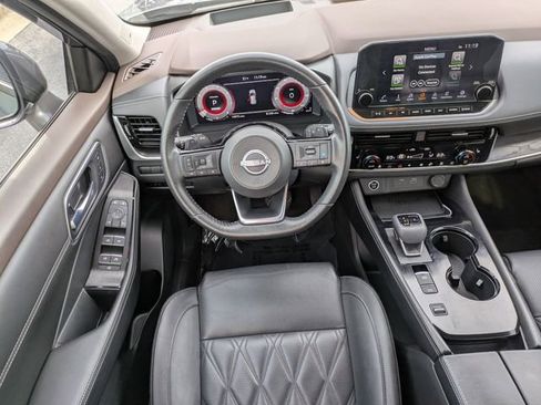 Used 2023 Nissan Rogue SV w/ SV Premium B Package image 13