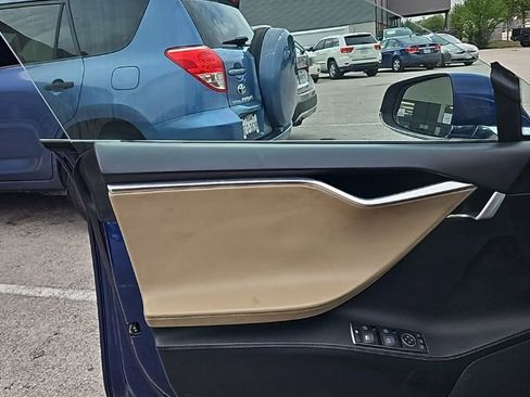 Used 2015 Tesla Model S 85D image 10