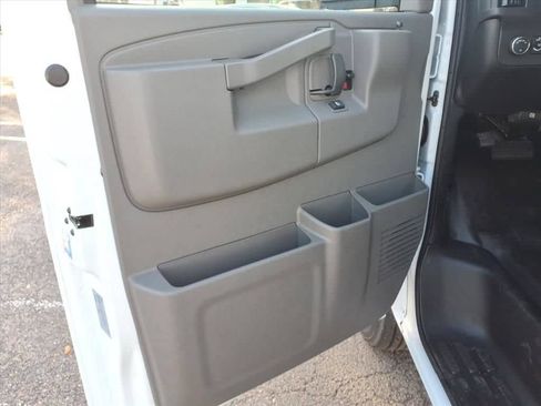 New 2026 Chevrolet Express 2500 w/ Driver Convenience Package RWD image 17