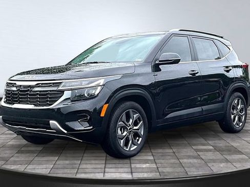 Certified 2024 Kia Seltos S FWD image 1