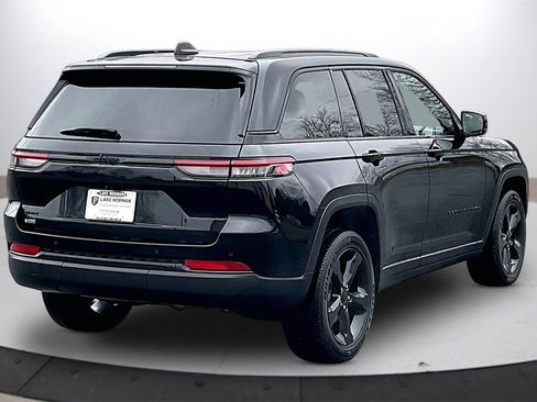 Certified 2023 Jeep Grand Cherokee Altitude image 9