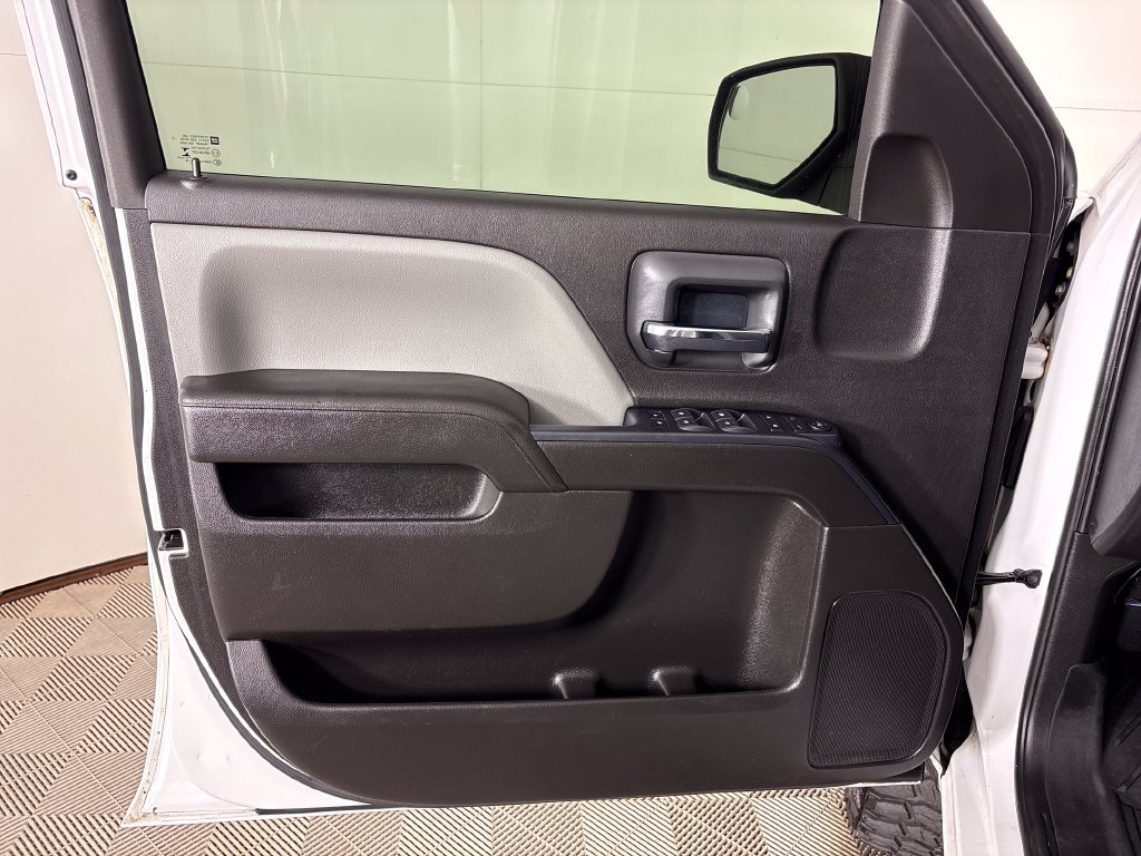 Used 2018 Chevrolet Silverado 1500 Custom w/ Custom Convenience Package RWD image 16