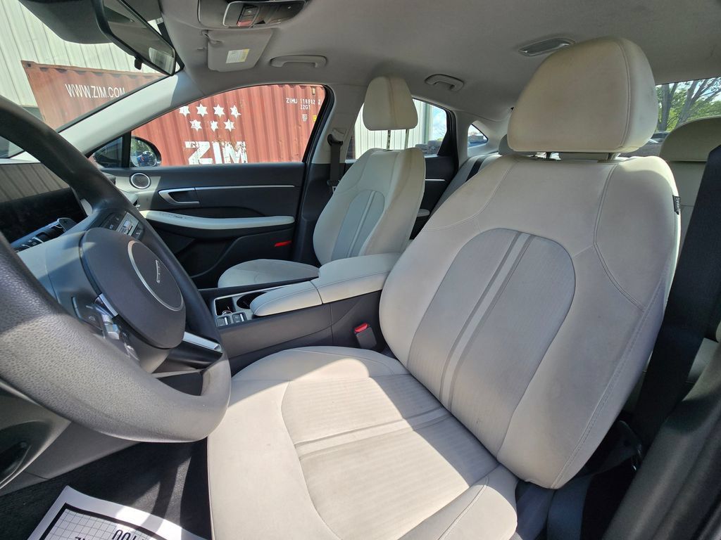 Used 2025 Hyundai Sonata SEL FWD image 17