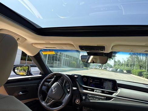 Used 2021 Lexus ES 350 w/ Premium Package FWD image 8