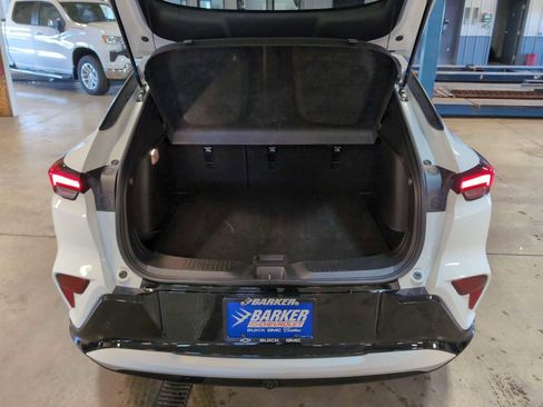 Used 2025 Buick Envista Sport Touring image 24