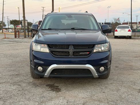 Used 2020 Dodge Journey Crossroad image 2