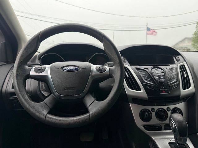 Used 2014 Ford Focus SE FWD image 9