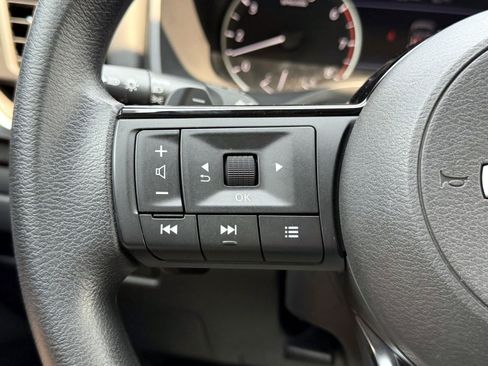 Used 2023 Nissan Rogue SV AWD/4WD image 21