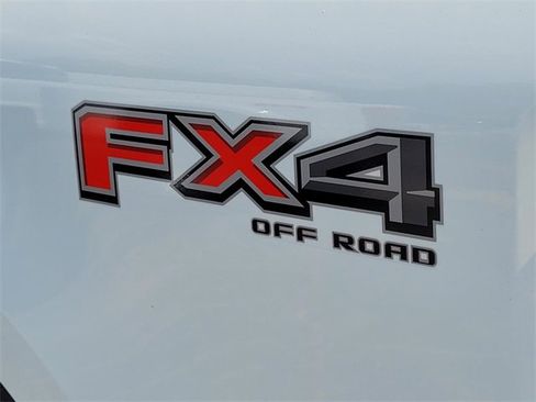 New 2026 Ford F250 Lariat w/ Chrome Package image 6