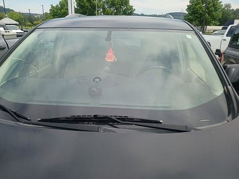 Used 2017 Nissan Quest SV FWD image 3