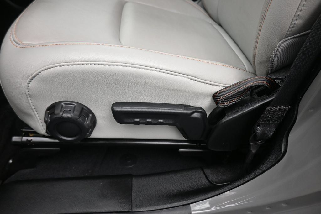 Used 2022 Jeep Gladiator Mojave w/ LED Lighting Group AWD/4WD image 12
