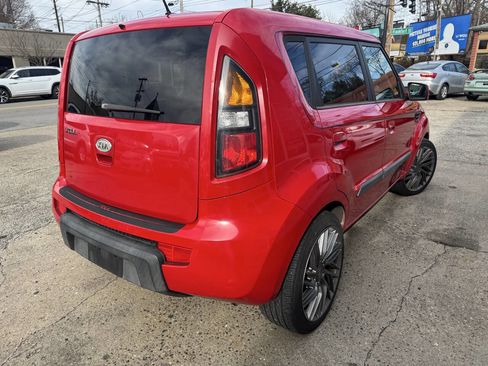 Used 2010 Kia Soul + w/ Audio Pkg image 6