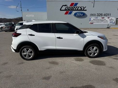 Used 2023 Nissan Kicks S image 7