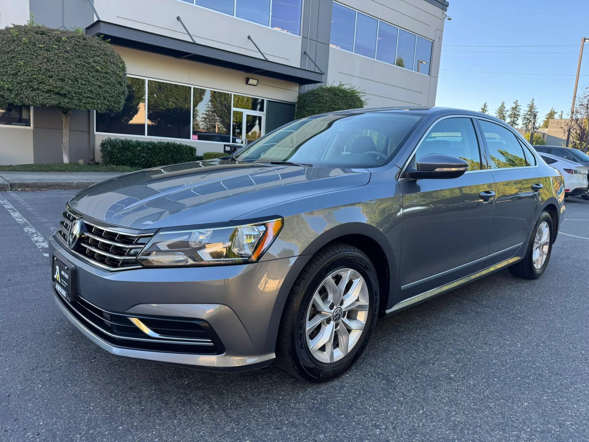 Used 2017 Volkswagen Passat 1.8T S FWD image 4