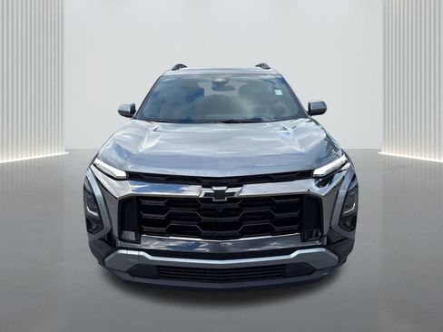 Used 2025 Chevrolet Equinox ACTIV w/ Safety and Technology Package image 2