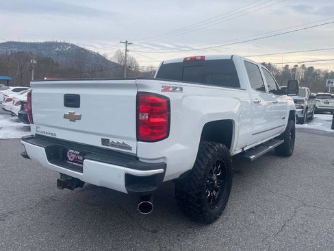 Used 2017 Chevrolet Silverado 2500 High Country w/ Duramax Plus Package image 9