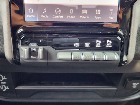 New 2026 RAM 2500 Tradesman AWD/4WD image 17