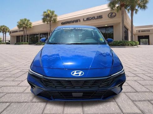 Used 2025 Hyundai Elantra Limited FWD image 9