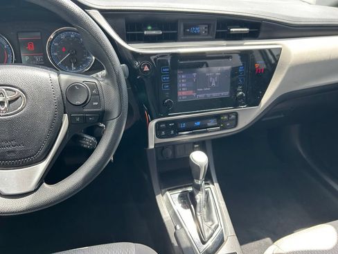 Used 2019 Toyota Corolla LE FWD image 17