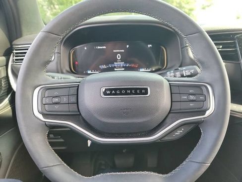 Used 2023 Jeep Wagoneer 4WD w/ Premium Group I image 15